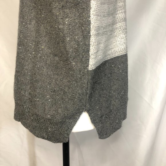 Holiday sweater size M  New with tag. grey & white& black - Picture 6 of 10